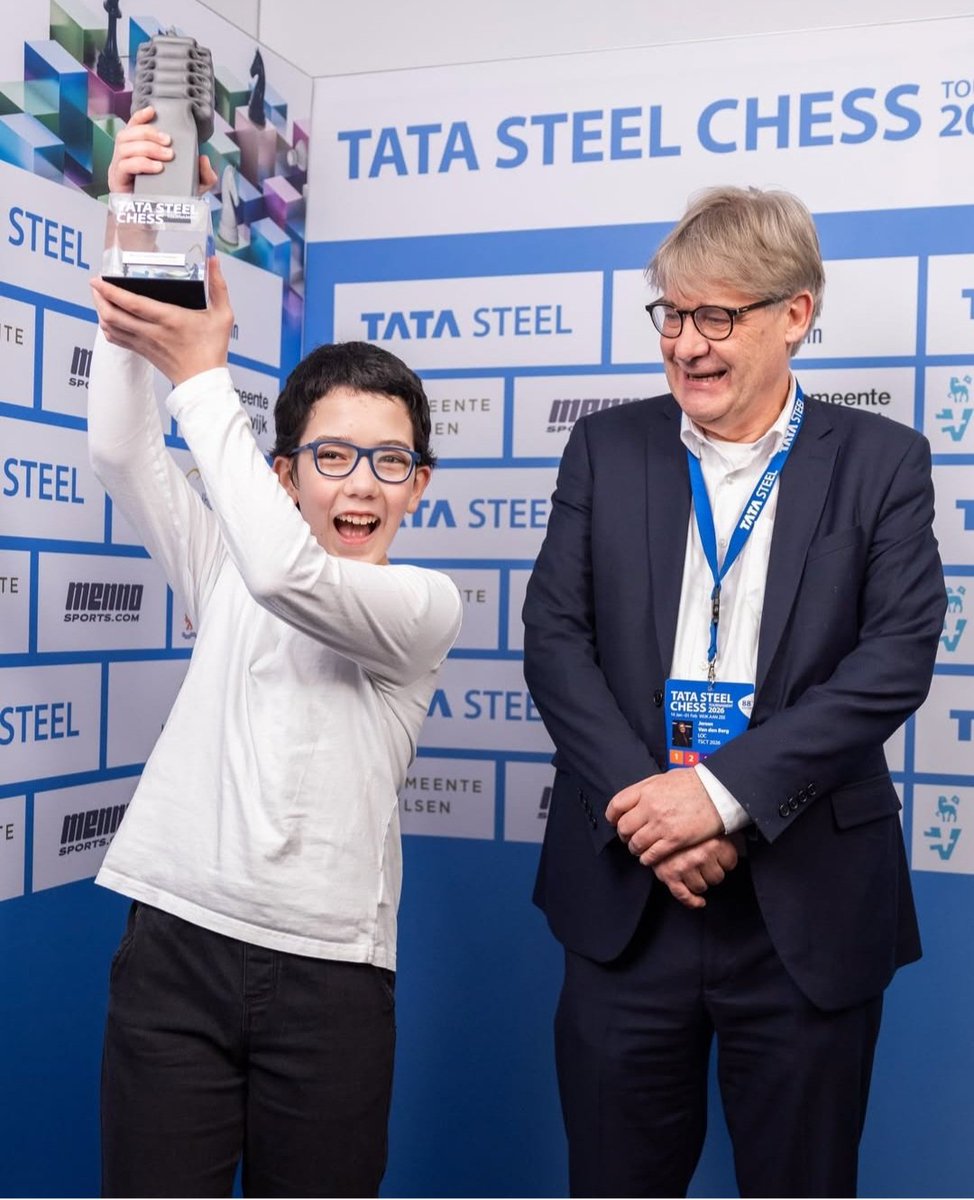 Kasparov_Chess's tweet photo. Christian Gloeckler wins the Tata Steel Qualifiers with an incredible 8.5/9 score and earns a spot in the Tata Steel Challengers 2027!
Christian is a student of the Kasparov Chess Foundation “Rising Stars” program.
Congratulations, Christian! 🎊
Photos by L.Ootes,@tatasteelchess https://t.co/fvtHkN0adu