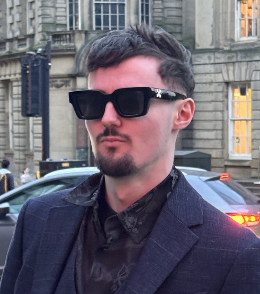 I almost quit crypto

In the last week I went on an absolute god run and called 4 days in a row million dollar runners first posted around $50k-100k mcap in my TG channel.

My TG grew from 1500 subs to 5400 subs, all eyes were on me.

The pressure was on and a couple calls after