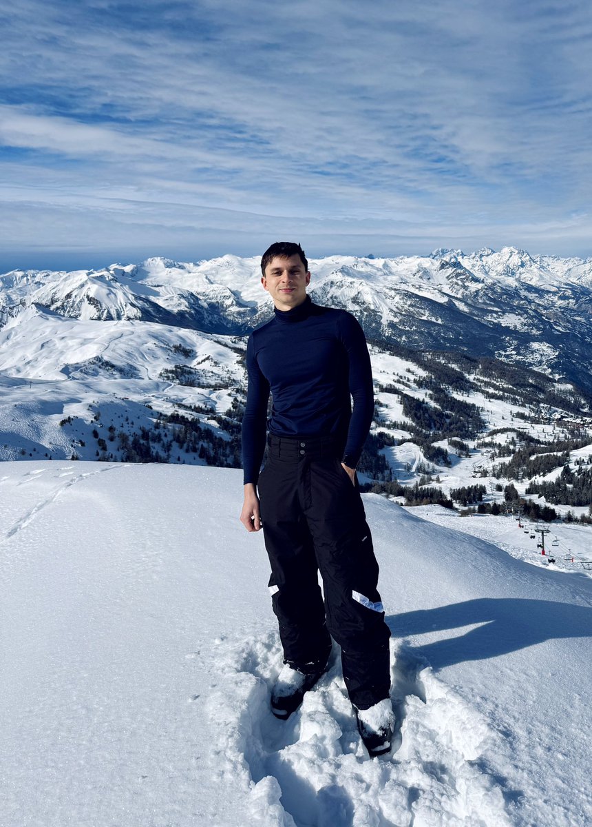 𝘾𝗵𝗮𝗿𝗹𝗲𝘀 tweet media