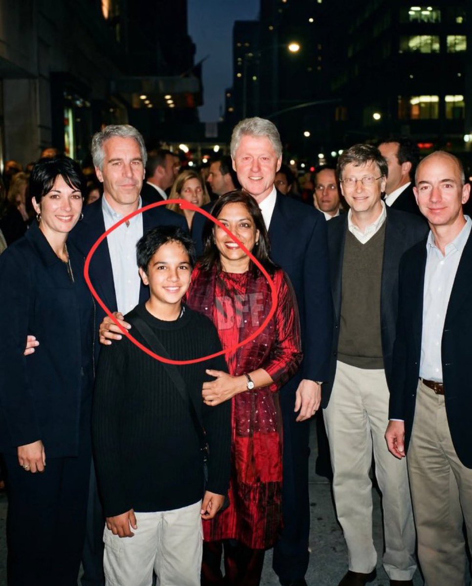 The new mayor of New York who came out of nowhere hahahahahahahahah!!

Stupid people… 

You got what you voted for… fools