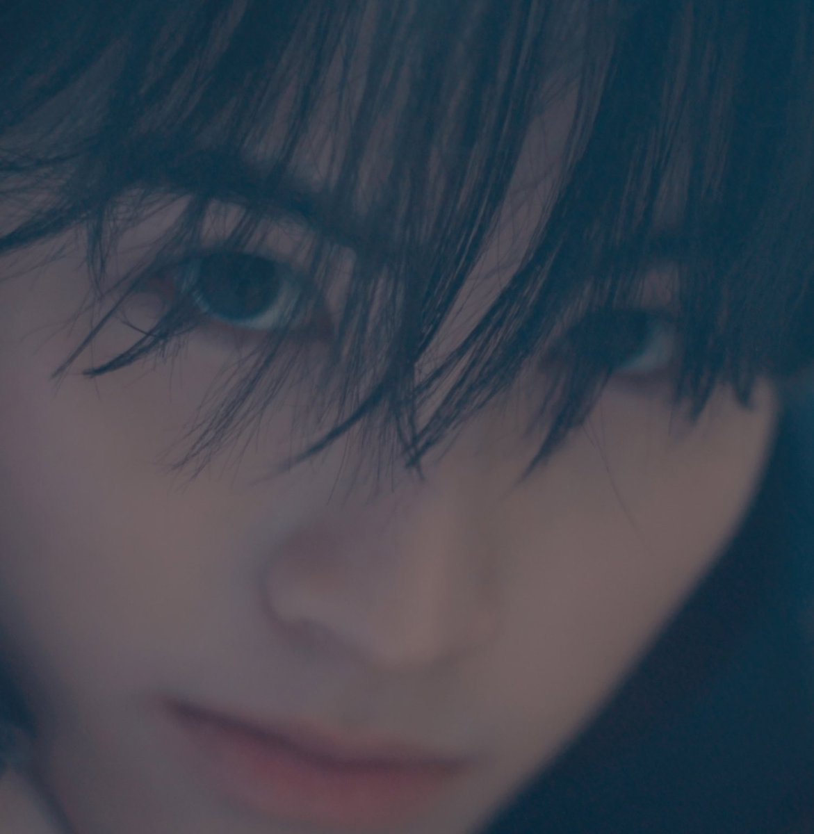 งานสายตาดีทั้งสองรูปเลยจริงๆ สื่ออารมณ์เพลงบลูในแบบของเอเอสุดๆ น้องเก่งง่ะ👍🏻