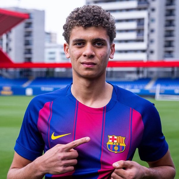 fcbinsider's tweet image. الى متى تهميش هانزي فليك لحمزة؟ ماذا يجب ان يفعل اكثر لكي يتواجد مكان فيران توريس؟؟؟!