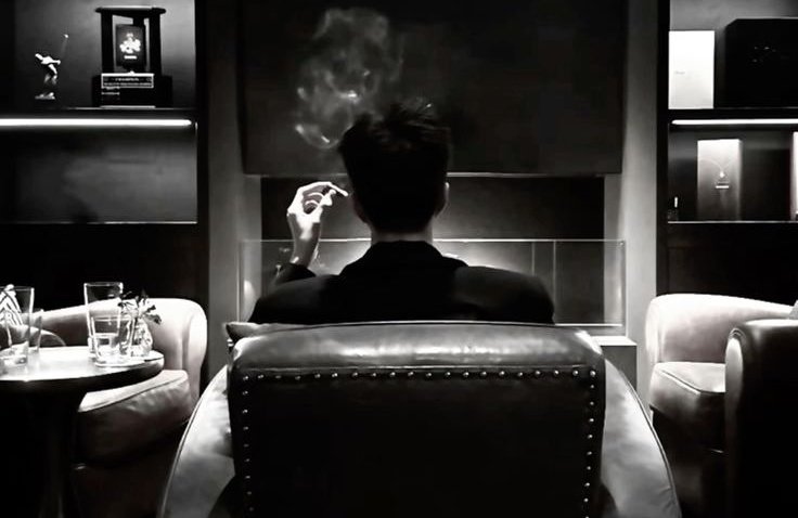 Choibinbin12's tweet photo. #auminsung |#minsung

Jisung lidera nas sombras, intocável e desejado,Minho, detetive obcecado, quer ser o primeiro a capturá-lo,o jogo vira quando Jisung se aproxima, manipula e transforma Minho em troféu. Poder, desejo e perigo, resta saber,Minho vai resistir ou se render? https://t.co/sfNArvf7pi