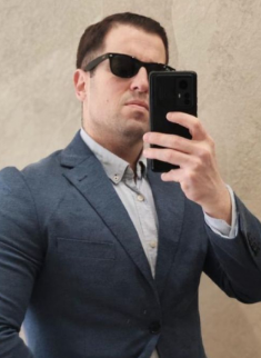 😆No le deis vueltas, los que creen pertenecer a una raza superior son la banda más rancia de acomplejados, imbéciles y pagafantas que hay sobre el planeta. ¿Verdad Pugibato?