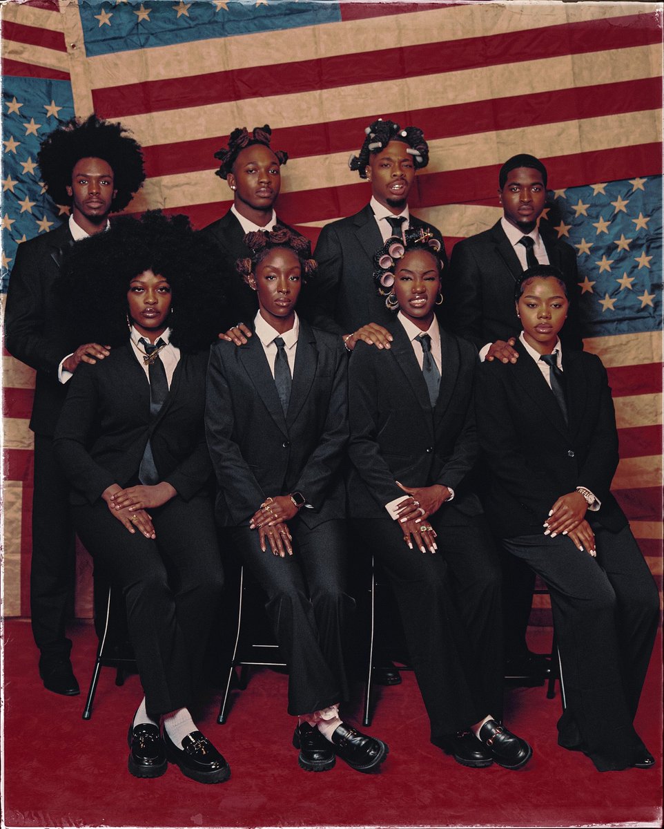 A Man With A Bucket Hat & A Camera tweet media