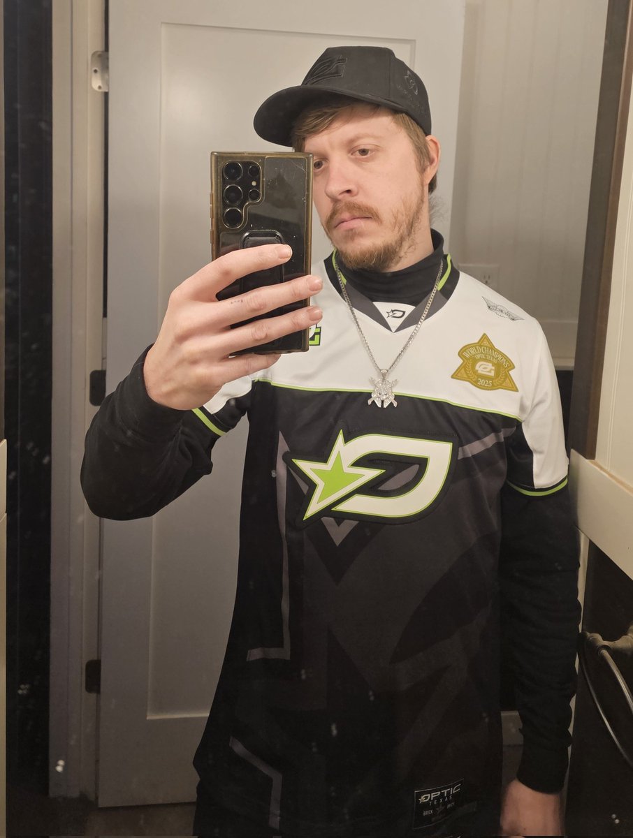 Strongarm Tony tweet media