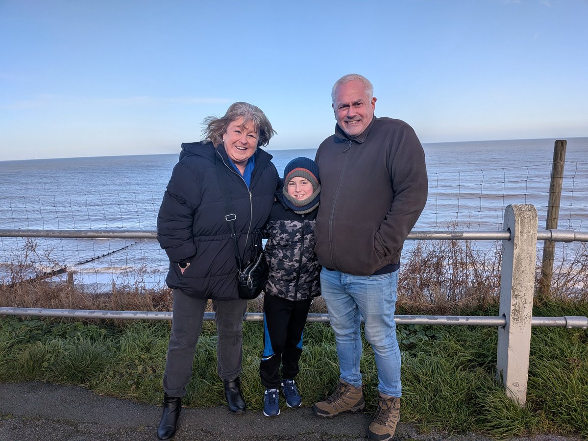 GerrySewell's tweet photo. Last Saturday with our jaykob ,at Cromer ,bit chilly but we didn't care 🥶 https://t.co/mVBB5qLetU