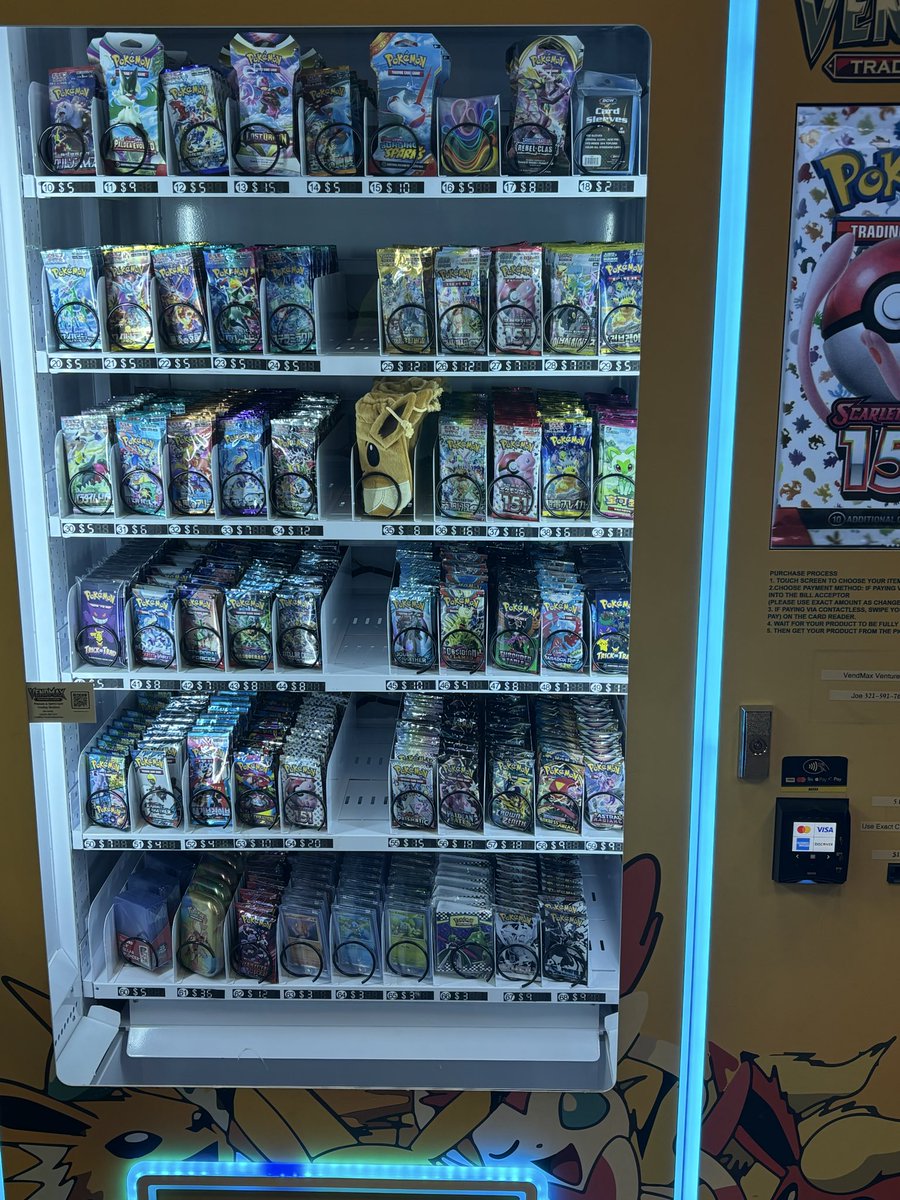 parsons1024's tweet photo. New vending machine at the gym. Anything worth buying? @CardPurchaser https://t.co/pa7JKmcsa6