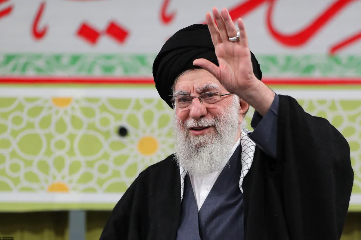 mojerasa_news's tweet photo. 🔴 رهبر #انقلاب اسلامی تاکید کردند: این را آمریکایی‌ها بدانند که اگر این دفعه جنگی راه بیندازند، این #جنگ، جنگ منطقه‌ای خواهد بود.
لینک خبر: 
https://t.co/n9LactXfrC https://t.co/8ueBvIXS1K