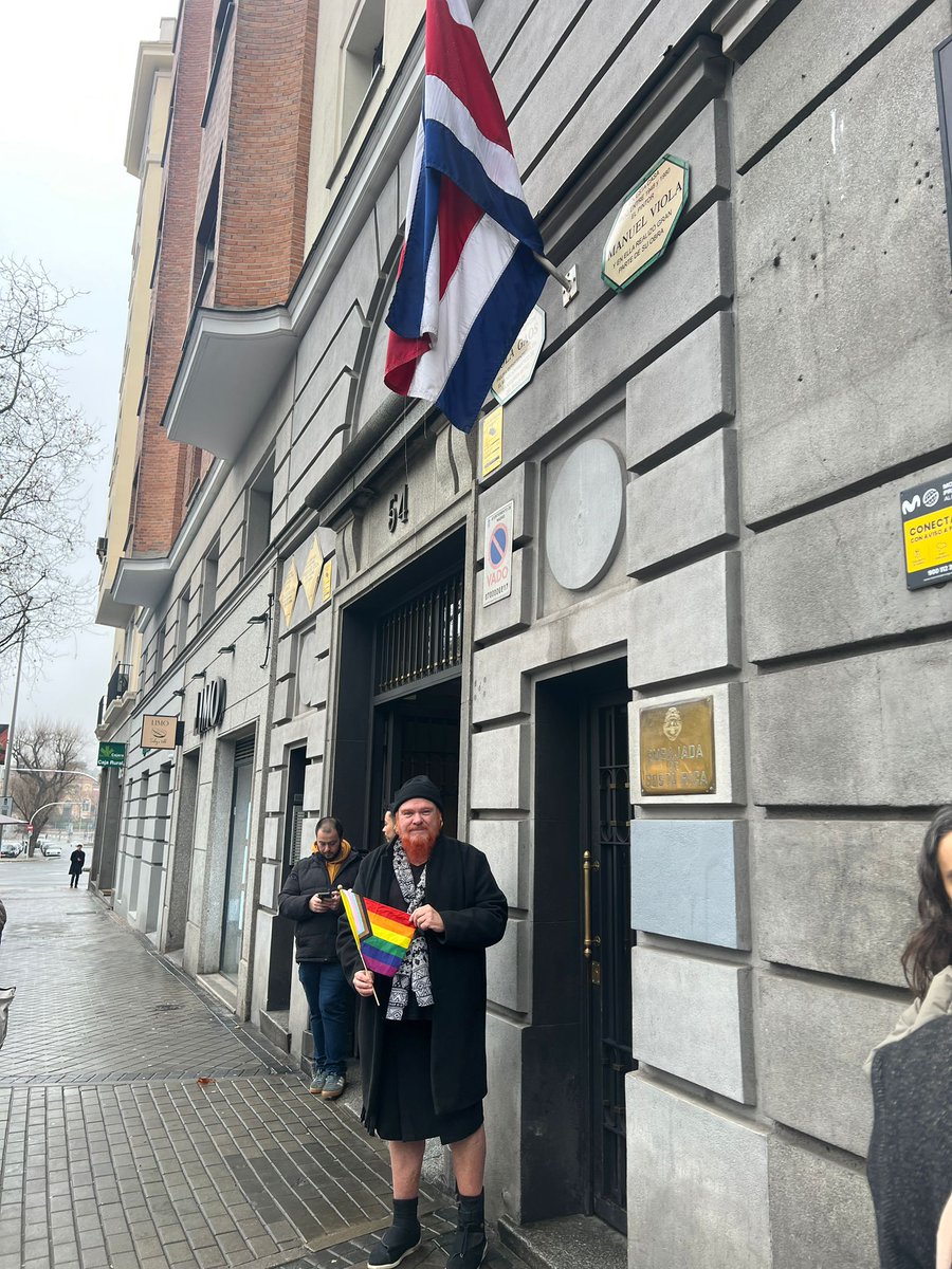 He votado en el Consulado en Madrid para las #EleccionesCostaRica2026. Que las fuerzas democráticas,  la participación ciudadana, el estado de derecho y el pura vida prevalezcan ante el autoritarismo patriarcal. Por la justicia, la igualdad, la inclusión de todas.
 #CostaRica