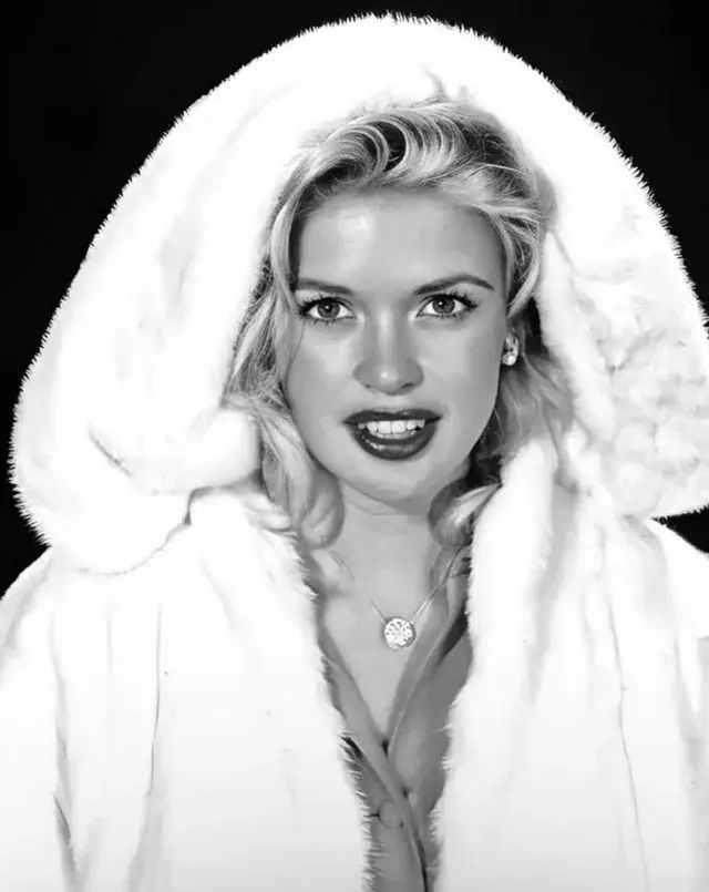 fasc1nate's tweet photo. One of Jayne Mansfield’s first photo sessions while under contract at Fox. 1956.

More amazing photos: https://t.co/ZiU41gSU96 https://t.co/yG7eIx8c1z