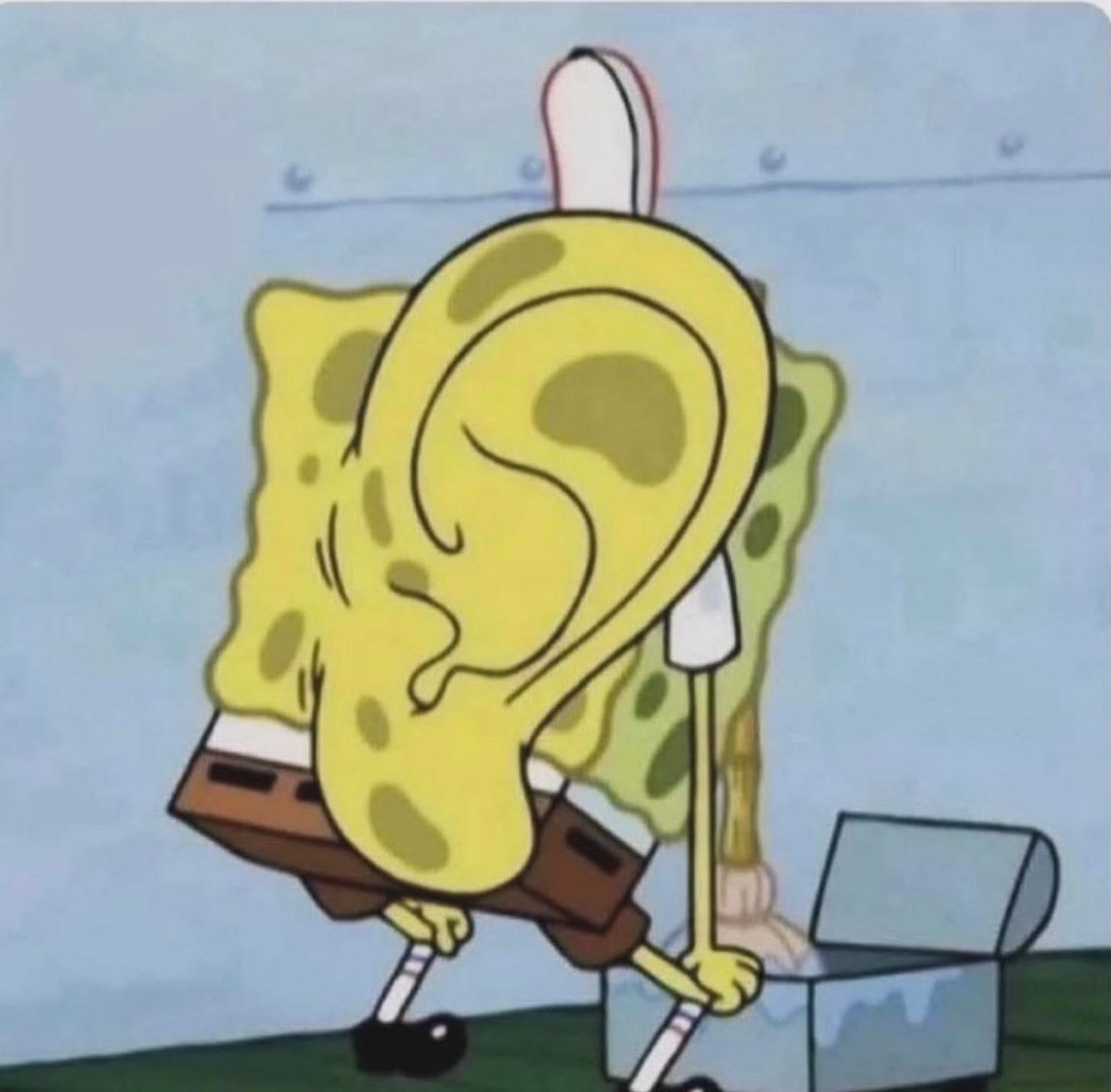 _dxllz7's tweet photo. Me listening to a conversation that's none of my business https://t.co/Cxsjqxm6M9