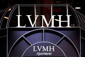 precioobjetivo's tweet photo. #LVHM #LOUISVUITTON💍🇫🇷
Resultados 2S 2025 vs 2S 2024
Ingresos: 41 vs 43 (-4,65%)❌
Rdo explot: 8,75 vs 8,92 (-1,91%)❌
Rdo ejer: 5,18 vs 5,28 (-1,89%)❌
LVHM reduce cifras, cumple nuestras expectativas y mantiene las positivas perspectivas.
Más info▶️https://t.co/XdEDalHqoW https://t.co/ZObEkMnce6