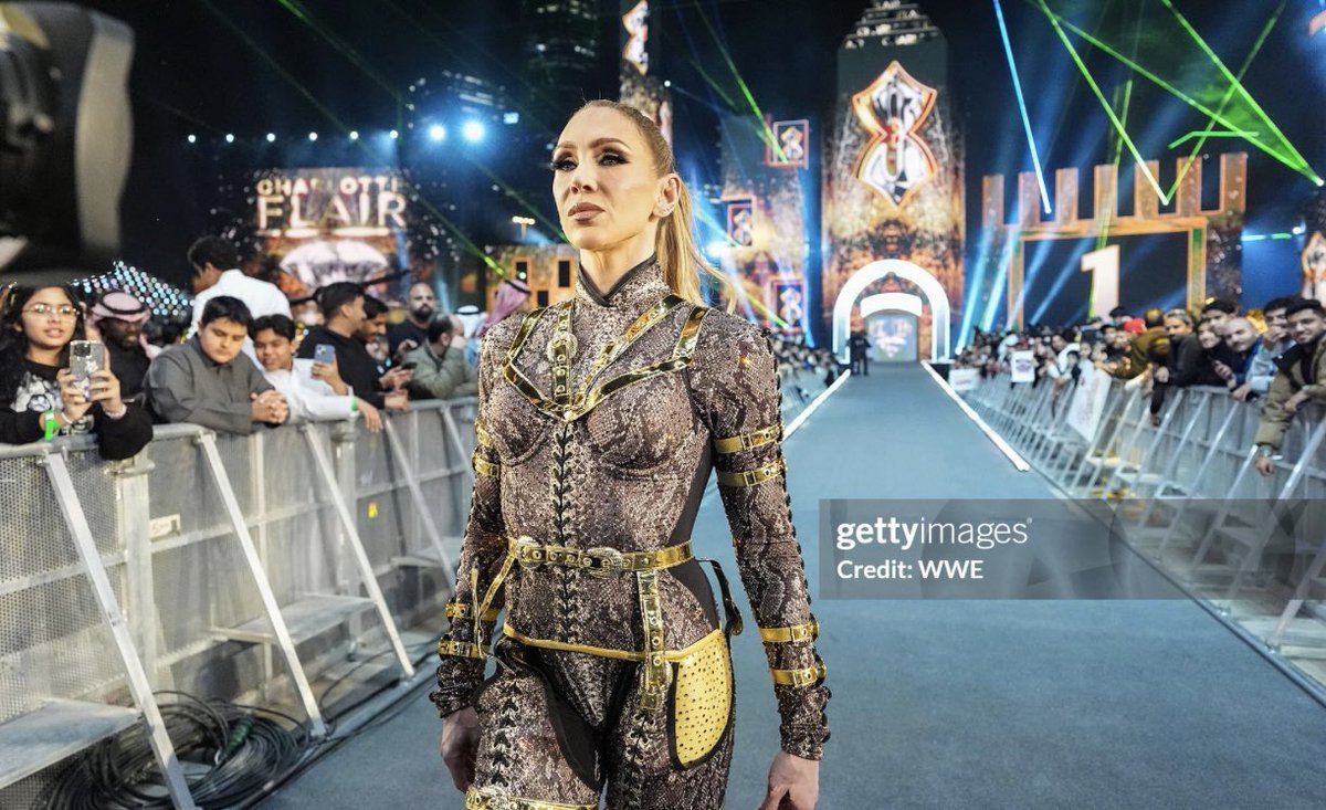 FLAIRFATU's tweet image. fun fact: charlotte flair lasted in the women’s royal rumble longer than the length of the men’s complete rumble.