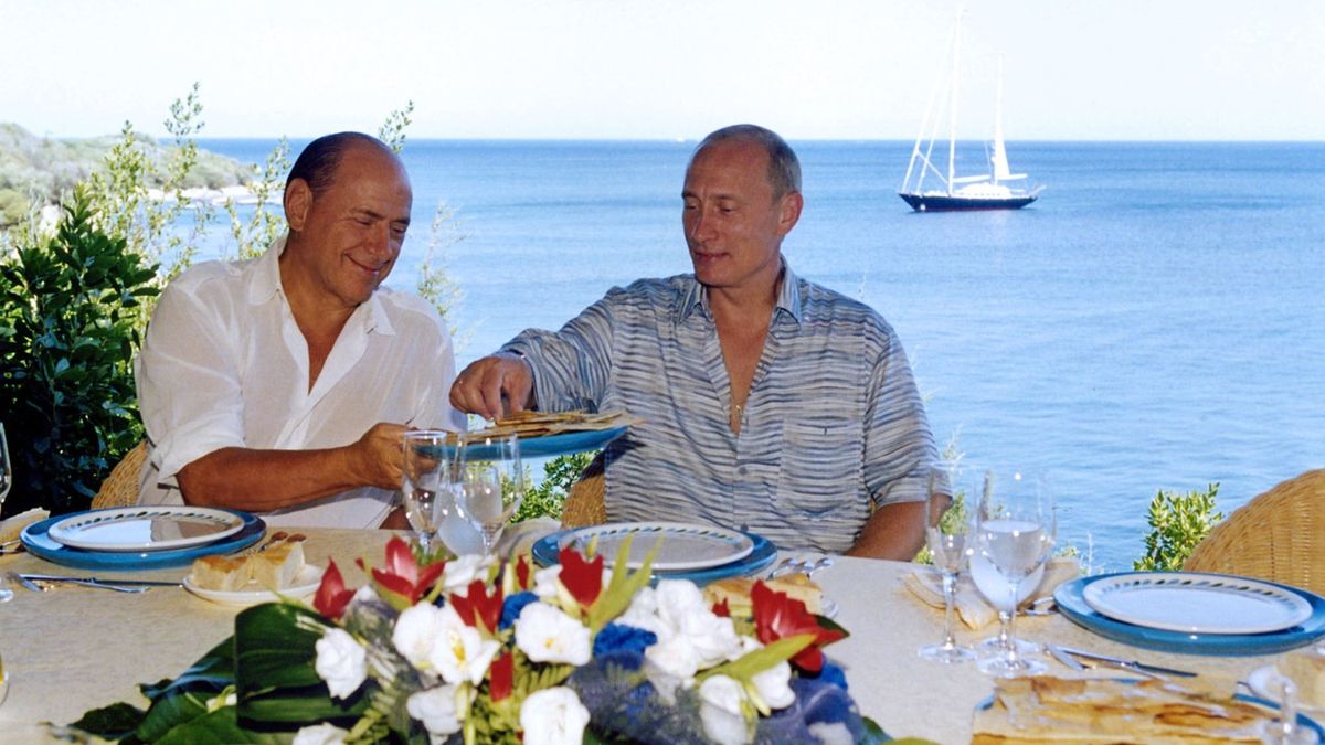 Cargletto's tweet photo. ❌Rechace las fiestas en islas raras con un montón de desconocidos 

✅Abrace las vacaciones con saunas y su mejor amigo https://t.co/EYhShiVUzZ