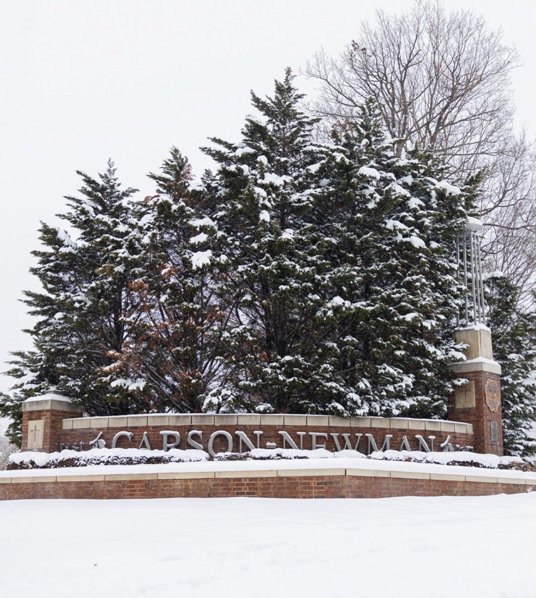 CoachBell_08's tweet photo. 🦅’s still flying in the snow!!! Landing some great additions to the roster!
#TalonsUp #BrotherHood #CNFB https://t.co/yE6Gz30OUq
