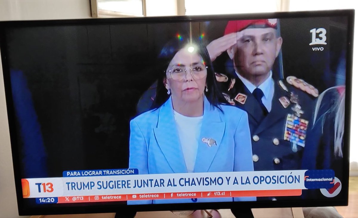 dcontador's tweet photo. Agota ver segmento internacional de noticias en @T13, completo en contra del Pdte. Trump, con tono positivo con ayatola dictador irani y su declaración de hoy; lo mismo con Venezuela y su gobierno más sin mencionar la Amnistía General y el cierre del Helicoide logrado por Trump. https://t.co/1jri9KarLS