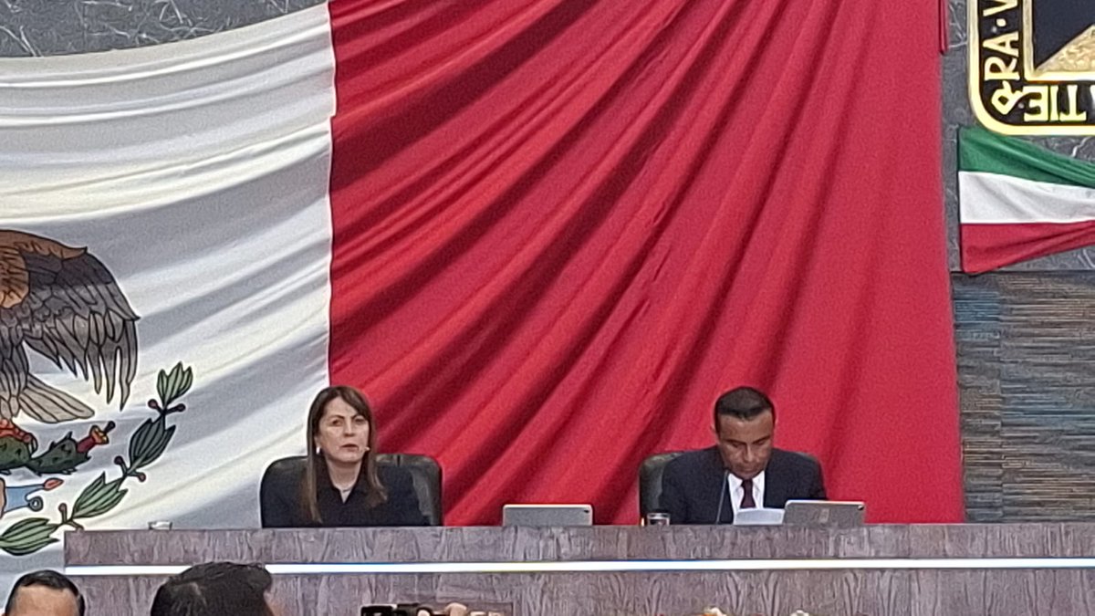 Las consejeras Mayte Casalez Campos, Rosario Montes Álvarez y el consejero Adrián Montessoro Castillo asistieron a la Sesión Solemne de Apertura del Segundo Periodo Ordinario de Sesiones de la LVI Legislatura en el Congreso del Estado.
#SesiónSolemne #CongresoDelEstado