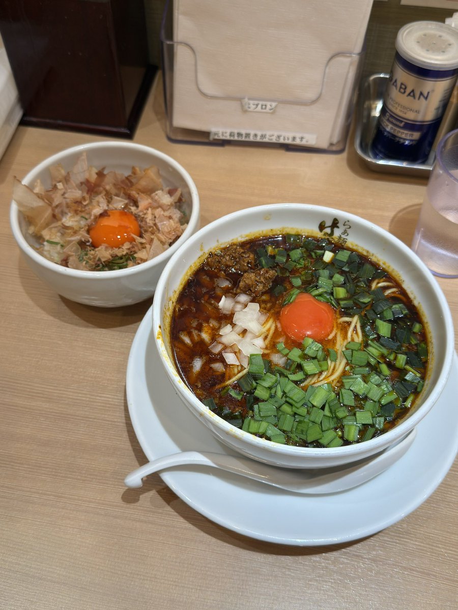 SeraphimAlien's tweet photo. 這次一樣有吃到鰻魚飯 https://t.co/tteQteYDLH