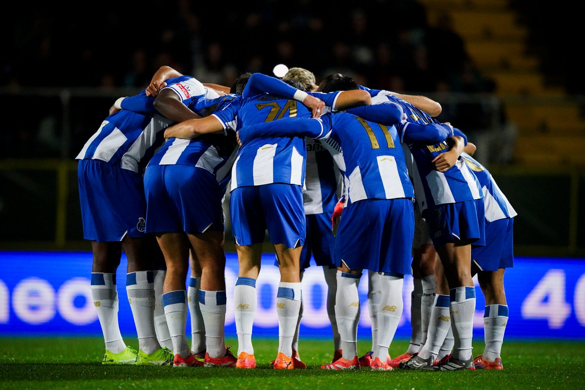 FCPorto's tweet photo. Unidos e Focados. Amanhã joga o Futebol Clube do Porto #CPACFCP https://t.co/Y16IpKdNX0