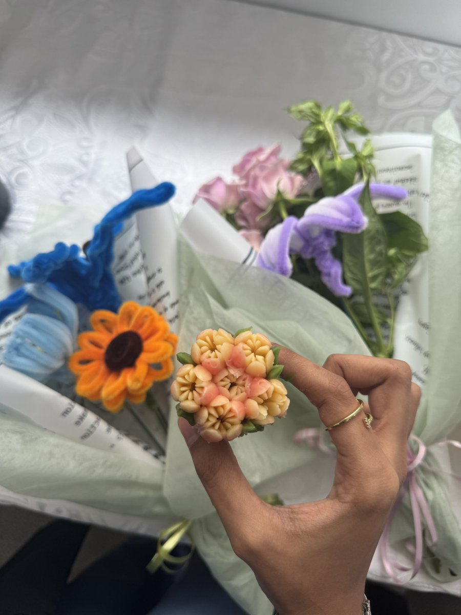 Alhanouf tweet media