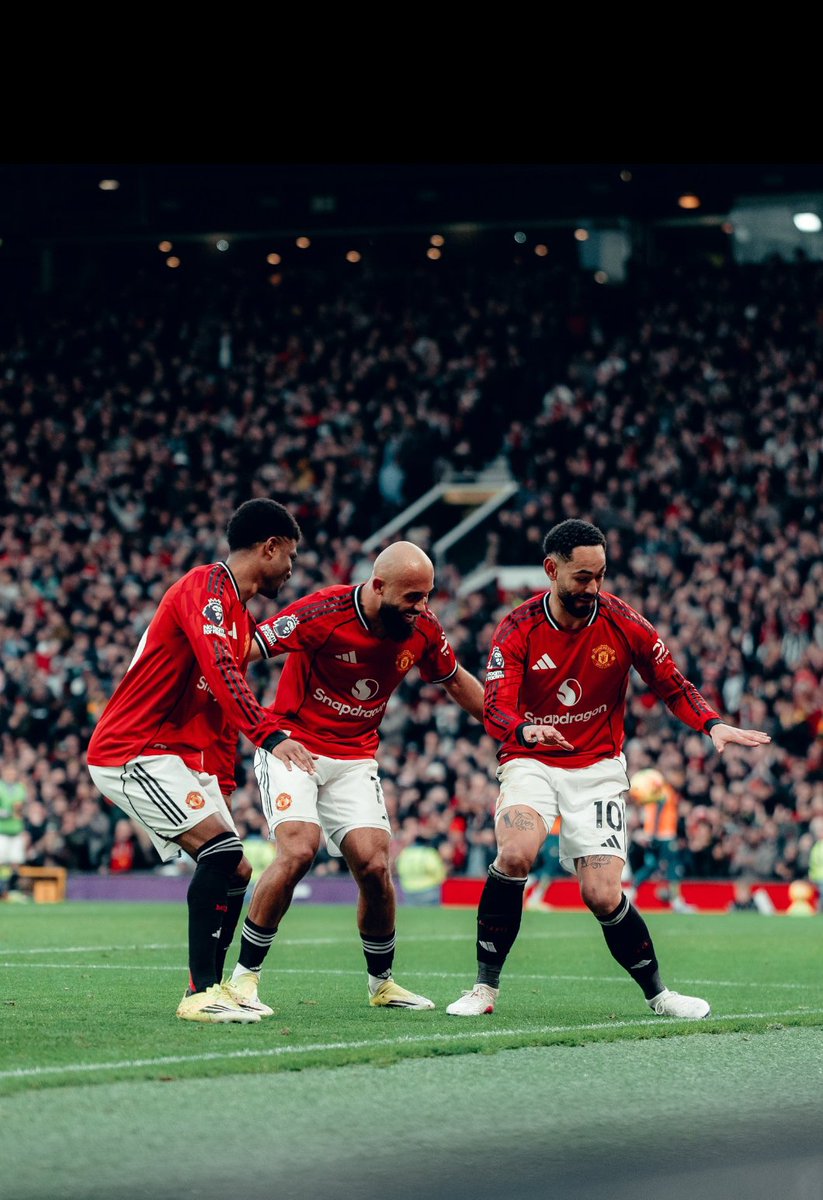 vectorviq's tweet image. Vibes on vibes #MUFC