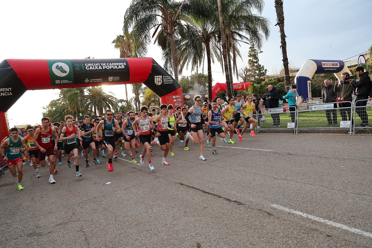 CtoValencia's tweet photo. 🏃‍♀️🏃‍♂️ Más de 7.000 corredores abarrotan la Av. de Francia en la segunda cita del Circuit de Carreres Caixa Popular Ciutat de València 🔝

📰 Noticia completa 👇

💻 https://t.co/PGKXih1teq https://t.co/iYXyRECe7V