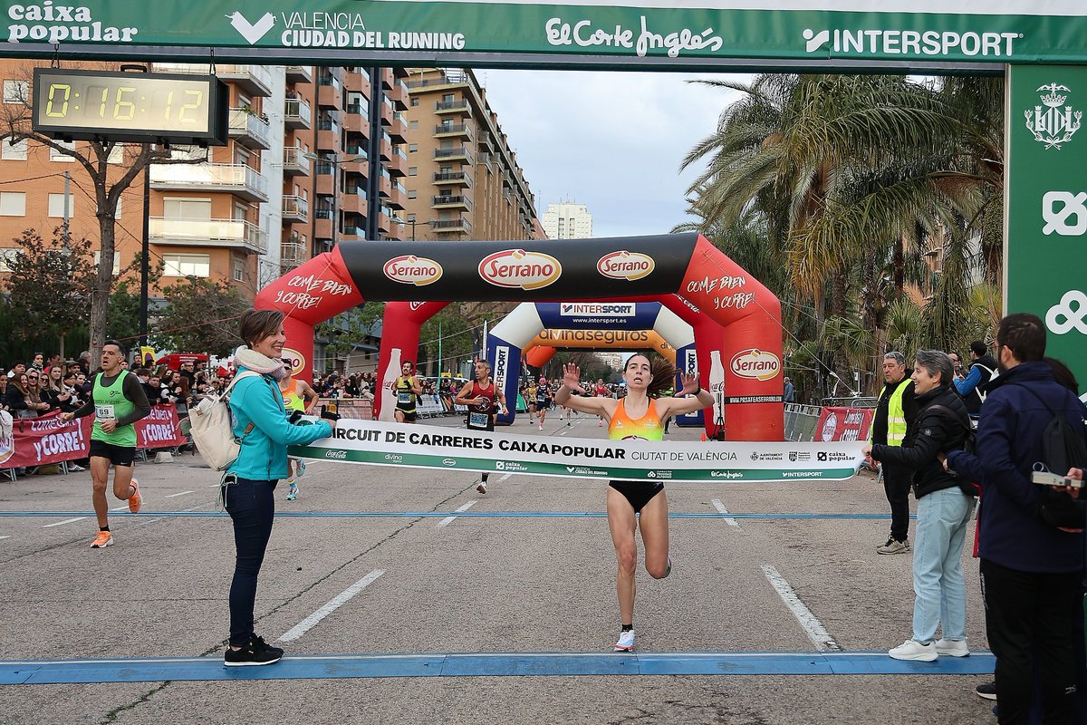 CtoValencia's tweet photo. 🏃‍♀️🏃‍♂️ Más de 7.000 corredores abarrotan la Av. de Francia en la segunda cita del Circuit de Carreres Caixa Popular Ciutat de València 🔝

📰 Noticia completa 👇

💻 https://t.co/PGKXih1teq https://t.co/iYXyRECe7V