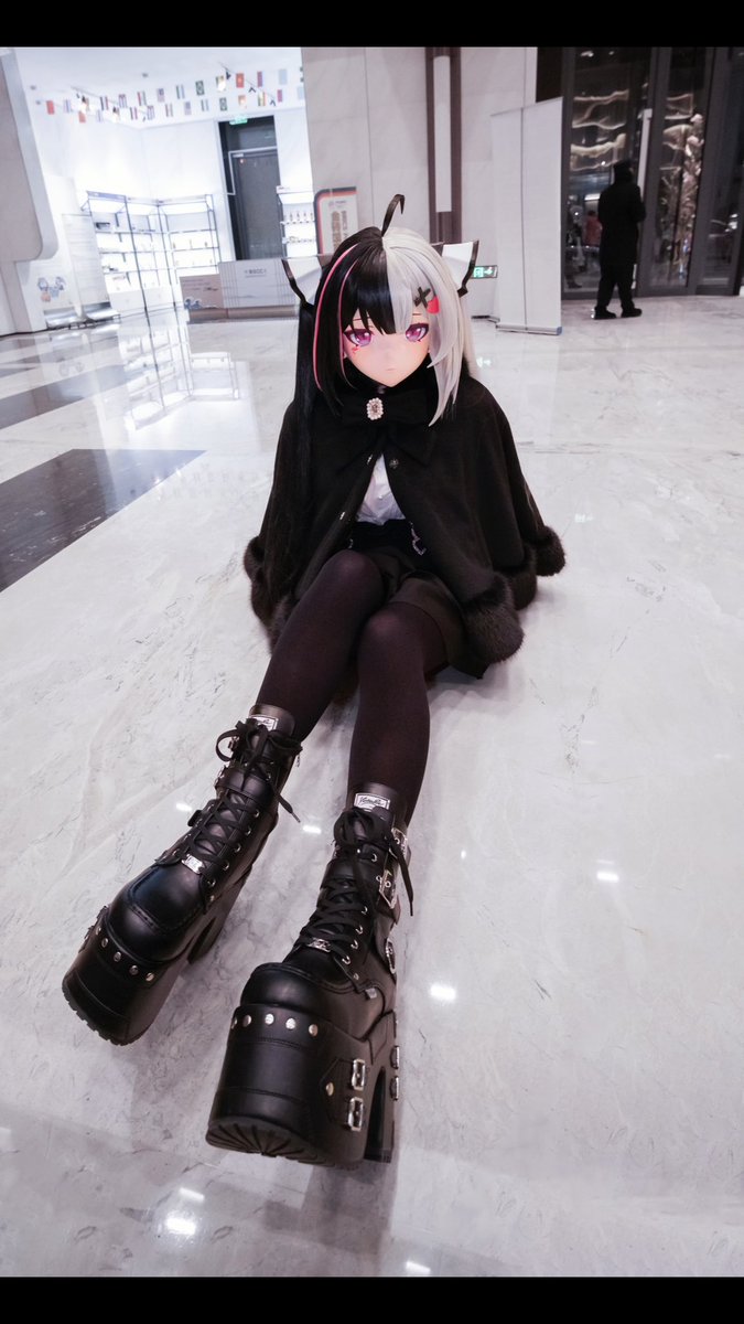 三络luoluo tweet media