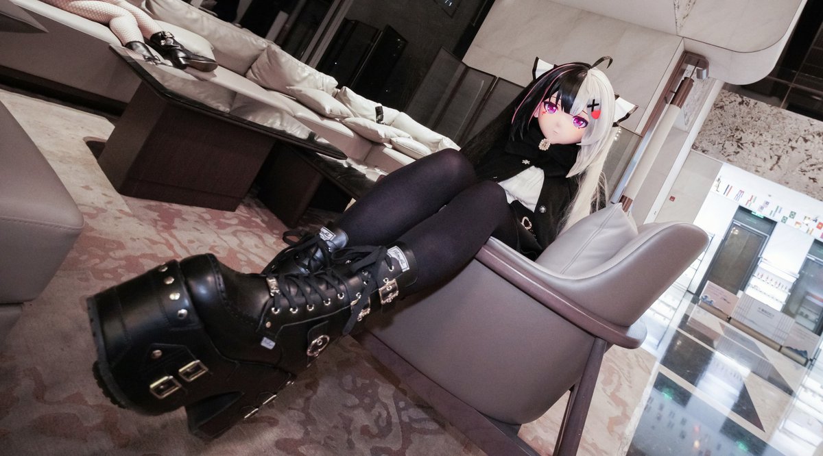 三络luoluo tweet media