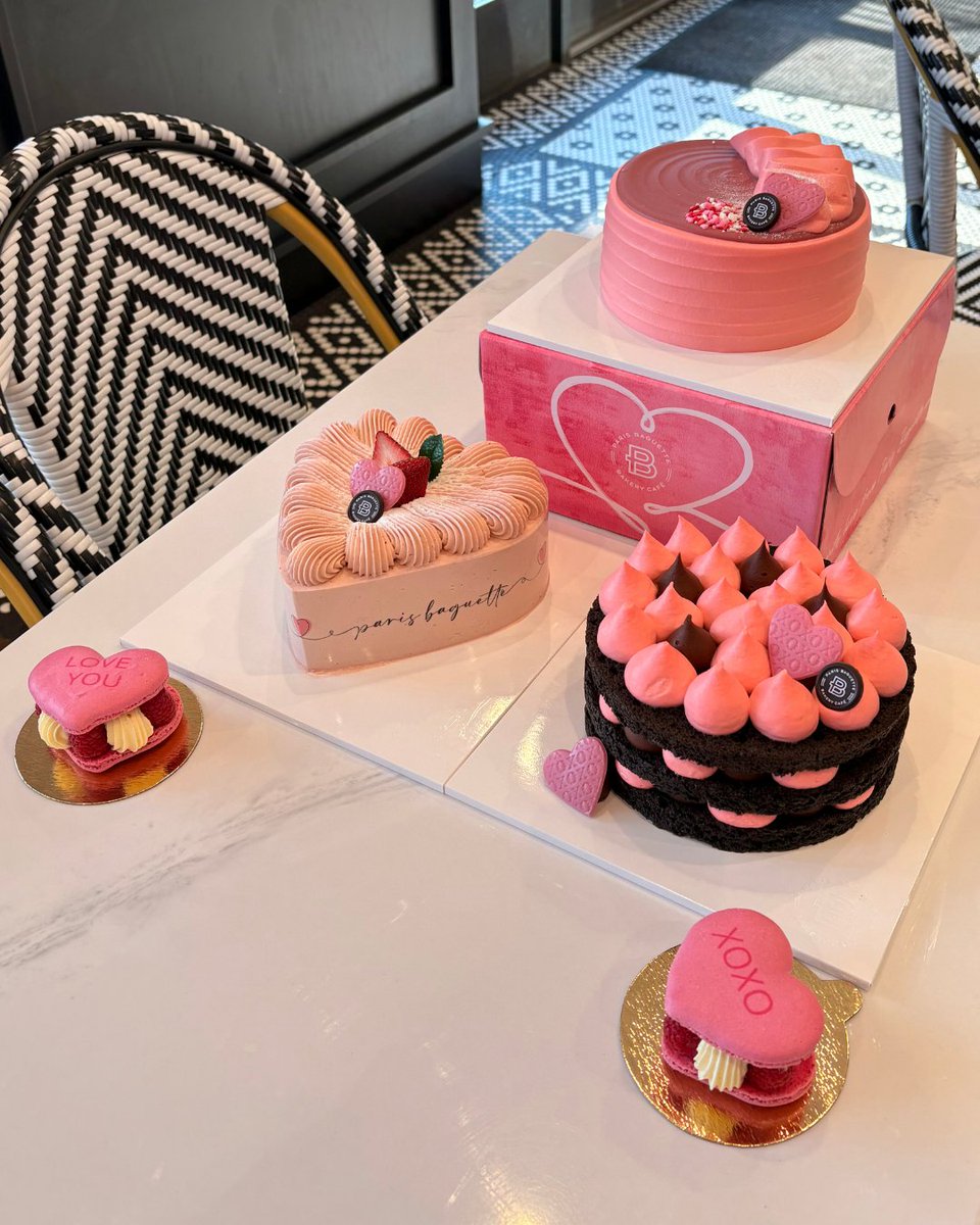 ParisBaguetteUS's tweet photo. Pretty in Pink Velvet 💕✨

Order yours today at: https://t.co/IKdRqxaD5g

#parisbaguette #pinkvelvet #valentinesday #cakes https://t.co/4WeF92j65d