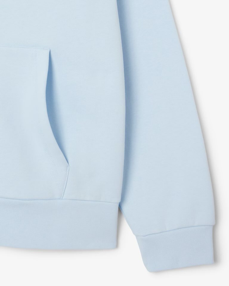 LinkDeal_'s tweet photo. Trop important d’avoir un sweat à capuche zippé et le Lacoste dans ce coloris qui passe à 90€ au lieu de 150€ c’est parfait 

Lien : https://t.co/lZwXChGTJf https://t.co/m1dbdqECvF