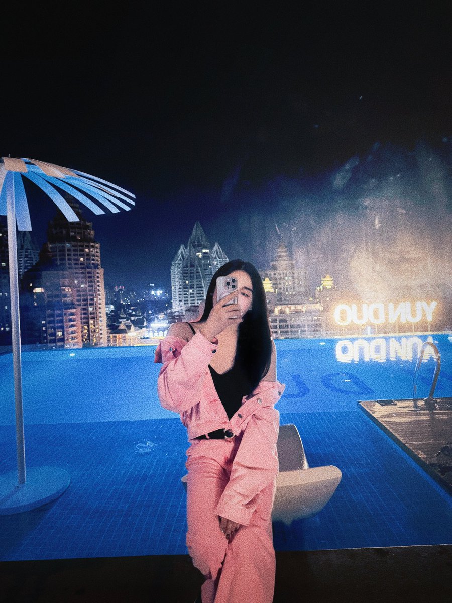 Ts5205's tweet photo. Ts美丽妖妖西双版纳旅游😛 https://t.co/lCqfbdEU17
