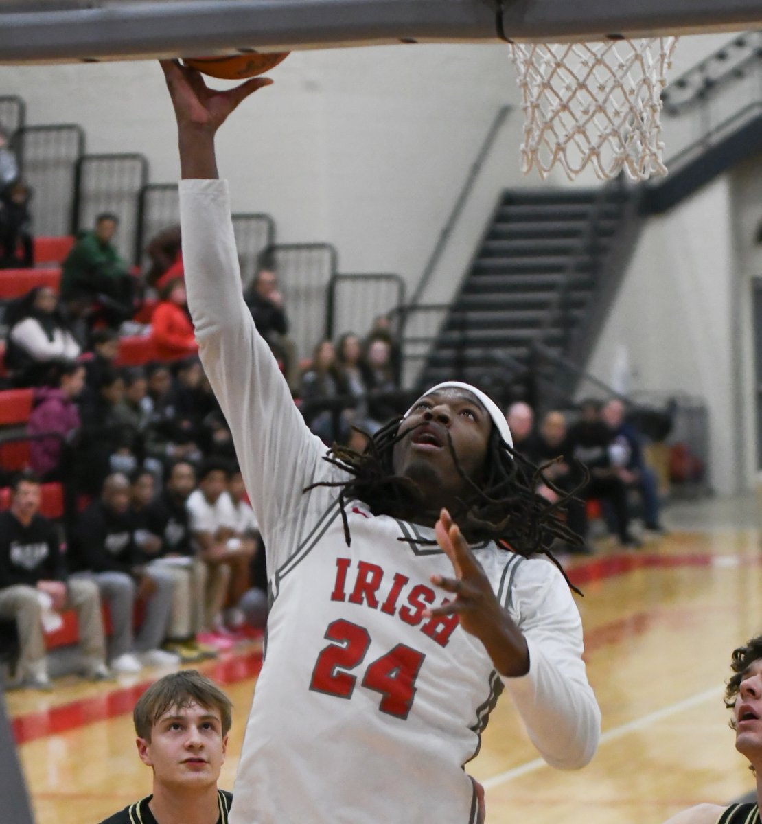 centralcatholic's tweet photo. ☘️🏀 SEVEN STRAIGHT!!! @basketball_cchs kept rolling Saturday, earning 54–50 road win vs. Margaretta to extend win streak to 7 & improve to 13–2. @KDCarruhers powered CCHS with 14-pt, 17-reb double-double, while @CaydenKynard (12) & @MannyJohnson26 (11) also scored in double figures — GO IRISH!!! #CentralToLife ☘️🏀

Click HERE for Highlights ⬇️
https://t.co/sUQEGoPxuk