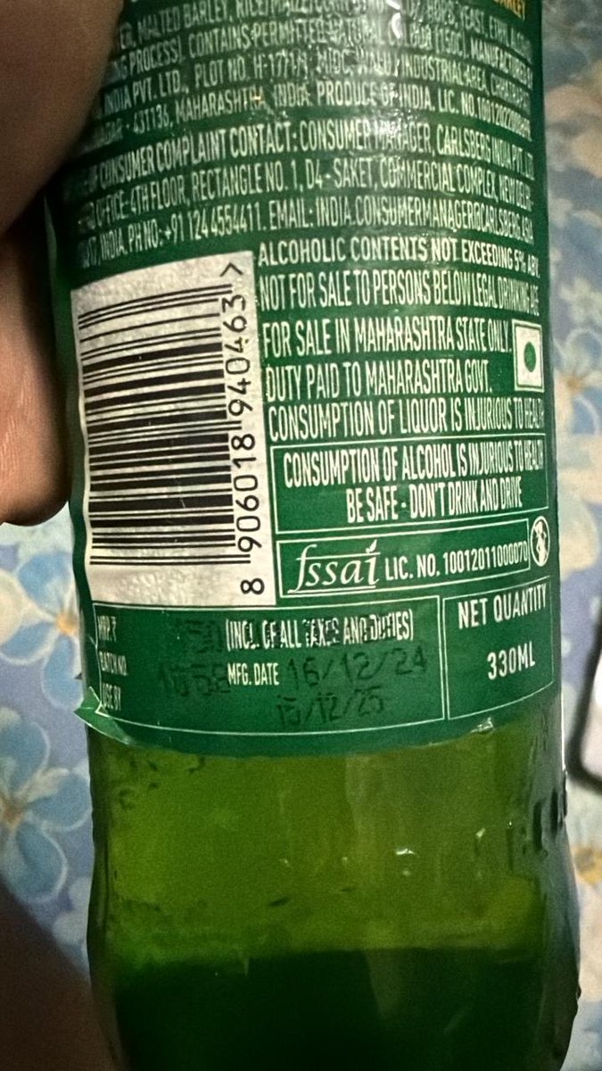 kaharrohit12's tweet photo. @DGPMaharashtra @MumbaiPolice @excise_state @parthajitpawar @living_liquidz @jagograhakjago this is the secon time I received expired beer one I already drank other one I noticed https://t.co/2DjWUp3P8d