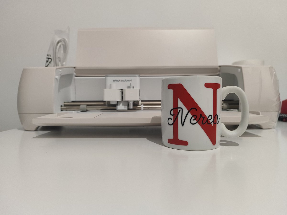 Mis amigos: "qué guay!"
Mi novio "meh una taza blanca"
La persona que más me debería apoyar en mis proyectos 😂