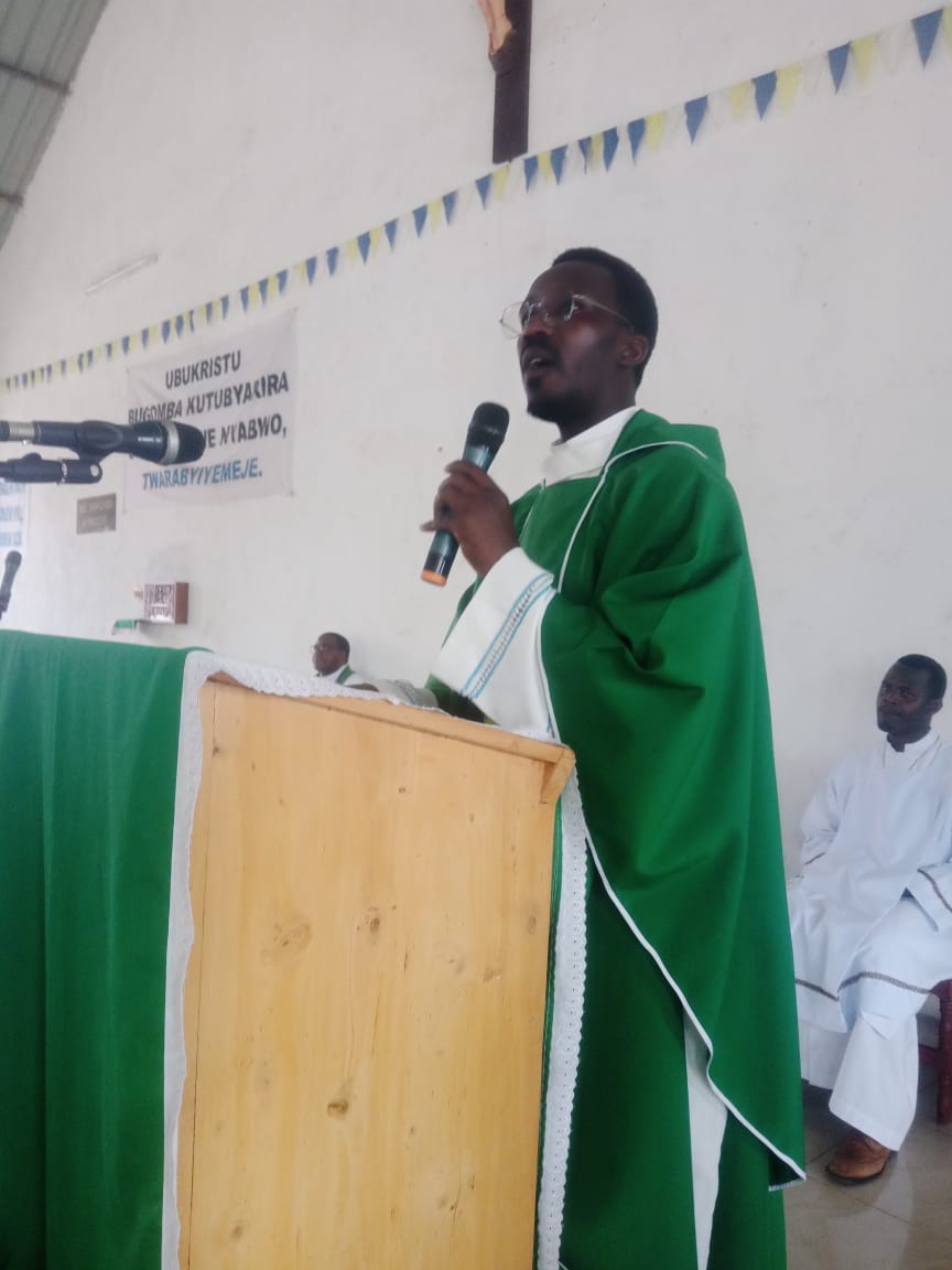 RwandaMaria's tweet photo. Kuri iki cyumweru tariki ya 01 Gashyantare 2026, Radio Maria Rwanda yasoje uruzinduko yagiriraga muri Paruwasi ya #Gisovu, Diyosezi ya #Nyundo. @NyundoYouth @nyundodiocese https://t.co/WdO3Hrxfwe
