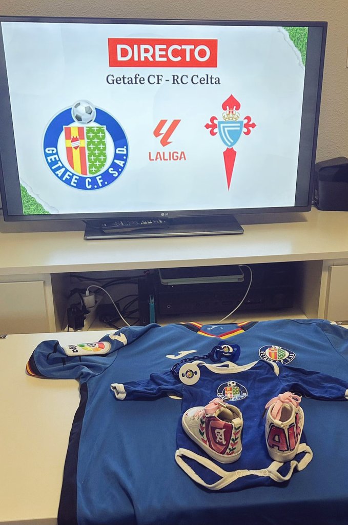 davidgcf's tweet photo. Matchday, hoy mas especial que nunca. Del Getafe desde la cuna, hija mía.
#ForzaGeta https://t.co/nDq7B0ghxS