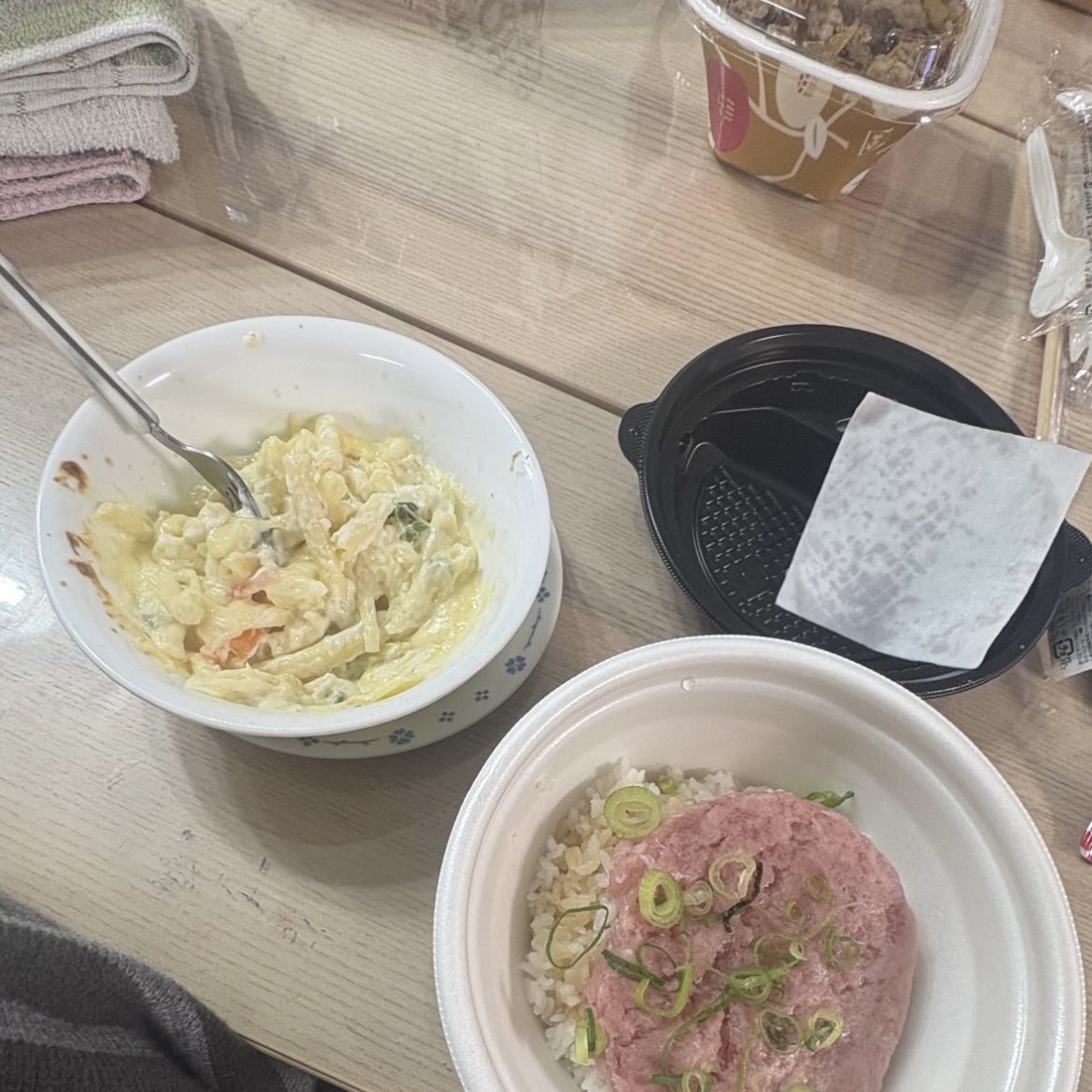 🚺🚺🚺 tweet media