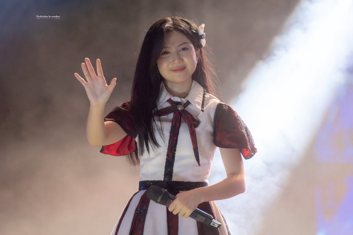 perfectioct1810's tweet image. 260201 Swara Semesta

terima kasih tulungagung @AR_AnindyaJKT48 👋🏻👋🏻

#AnindyaJKT48 #アニンディア #아닌댜 #ANINotes