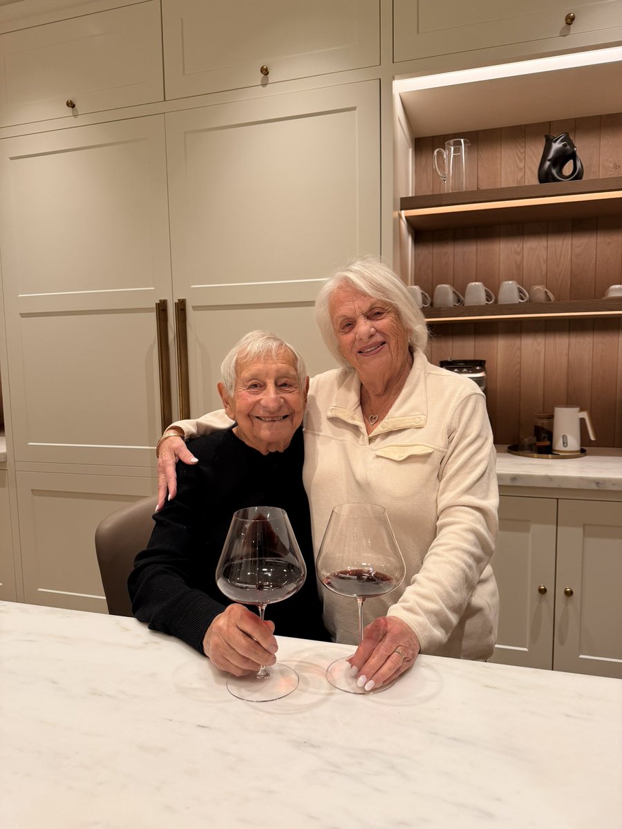 70+ years married. Role models for life and love ❤️ https://t.co/cYbz7nabpu