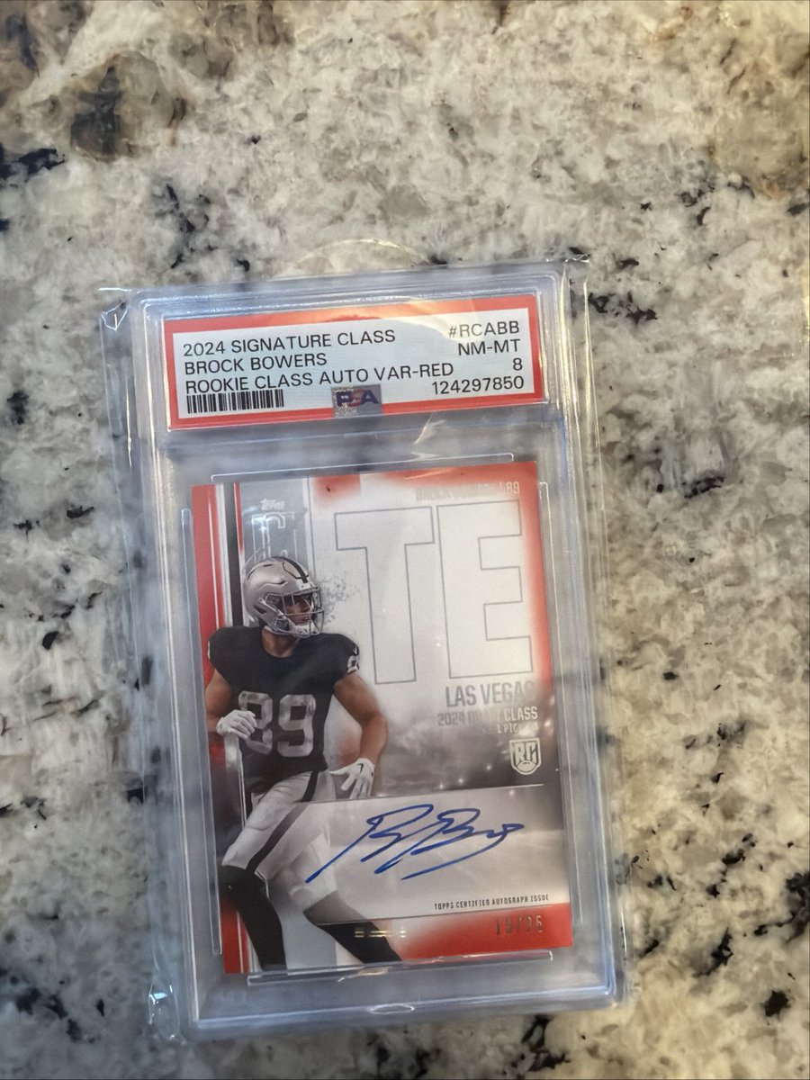 JRCards_'s tweet image. $120

Brock Bowers Auto /25 PSA 8 🔥