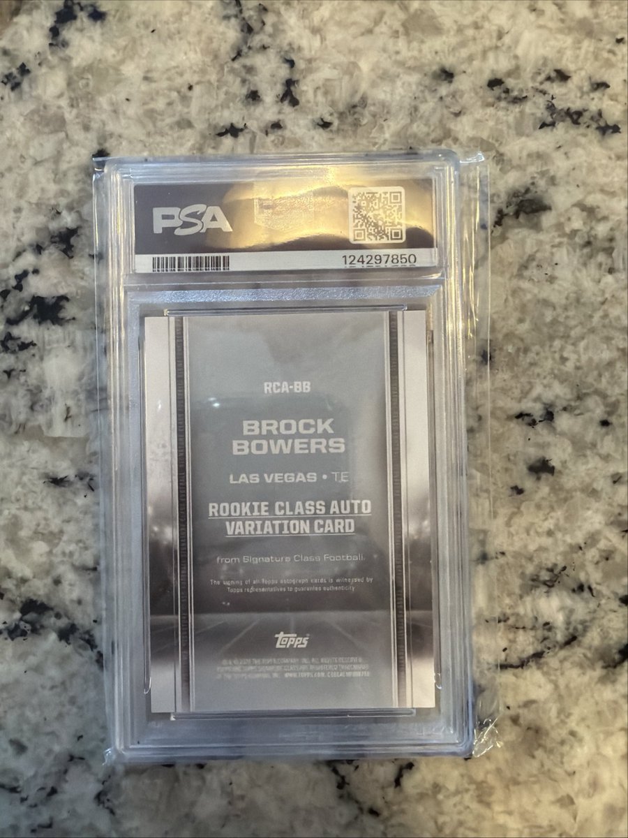 JRCards_'s tweet image. $120

Brock Bowers Auto /25 PSA 8 🔥