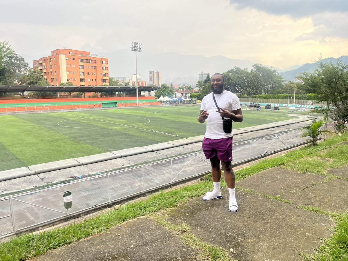 Pulloutking_'s tweet photo. Medellín Colombia God Is The Greatest ❤️🙌🏾 https://t.co/jx63c7w5GK