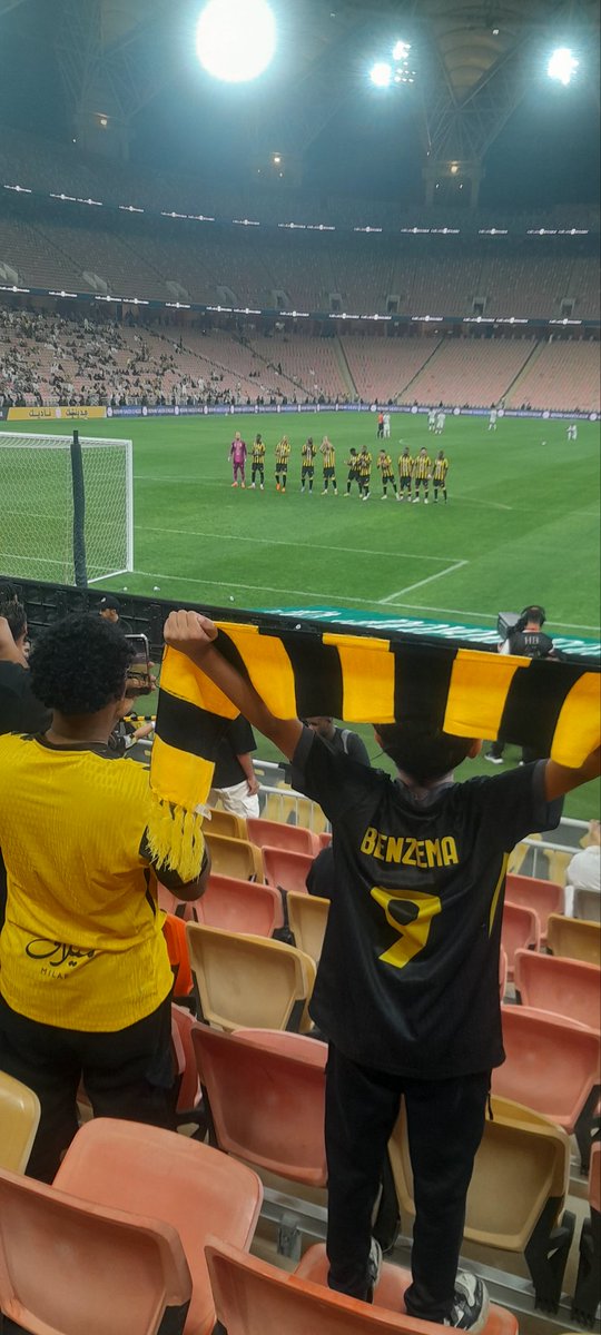 SaudiSoldir's tweet photo. #الاتحاد
@AboAzoz
 شكرا أبو عزوز على التذاكر 🖤💛 https://t.co/VoaMXTRGQL