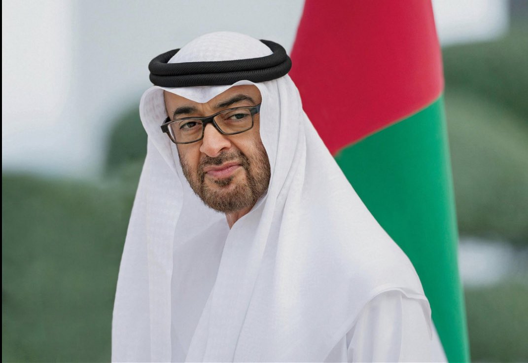 بصمتك🫆يامعزبي بدر من بين النجوم
و الكواكب فوق كتفك مثل رتبة فريق

في مدى شربك لفنجانك الوضع محسوم
تنهي الأزمه وترسم مسارات الطريق

بــدر العكــبري 
#الامارات 
#الشيخ_محمد_بن_زايد 
#بدر_العكبري