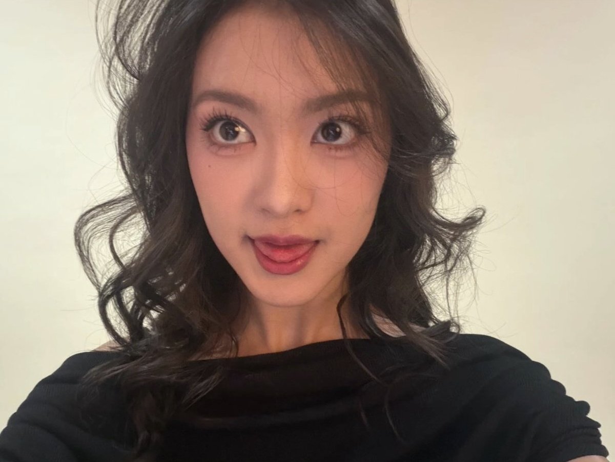 agansam's tweet image. Greesella Sophina Adhalia