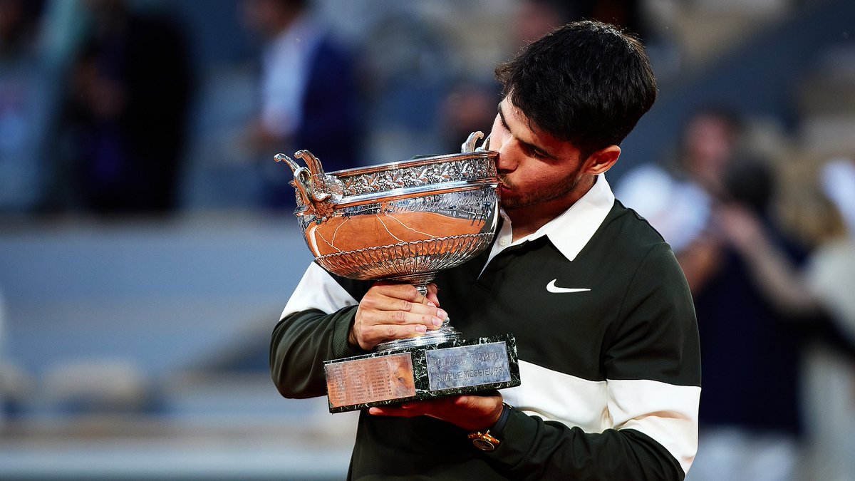 CGTNSportsScene's tweet image. 🎾🇪🇸A review of all seven major trophies won by #CarlosAlcaraz :

🏆🏆#USOpen in 2022 and 2025

🏆🏆#Wimbledon in 2023 and 2024

🏆🏆#FrenchOpen in 2024 and 2025

🏆#AustralianOpen in 2026

From 14 to 22, it took him eight years to complete the career #GrandSlam.
