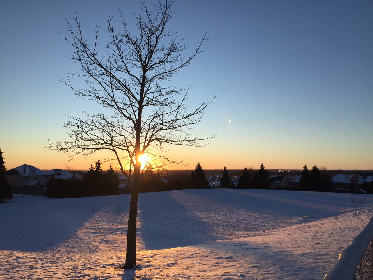 #educatorsONtherun #RWRunStreak Day 2258 A relaxed 3.25 miles (5.2 km) late afternoon run. My reward was the beautiful sunset: a perfect way to celebrate #Imbolc 
#RunEveryDay