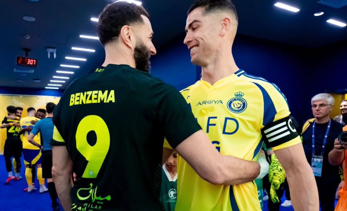 bt3's tweet image. 🚨🚨🚨🚨🚨🚨 صحيفة AS الاسبانية ||

• انفجرت قنبلة جديدة في السعودية 🇸🇦💣 

• أعلن ( كريستيانو رونالدو ) رفضه اللعب مع النصر ورفض حتى ارتداء زي الفريق احتجاجًا على إدارة PIF للفريق!

• السبب الرئيسي لغضب رونالدو هو معاملة PIF غير المتكافئة لـ "الهلال" الذي يُشاع أنه الوجهة…